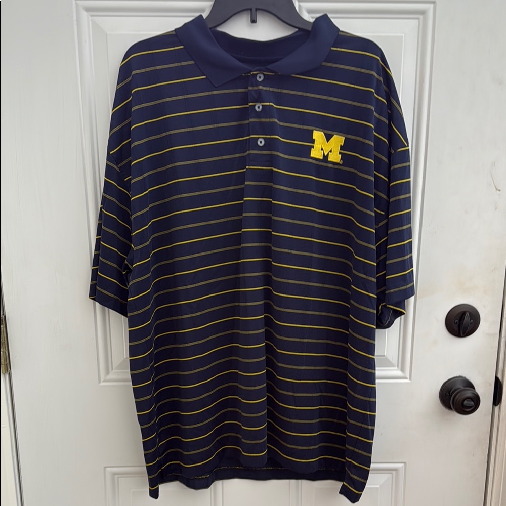 Pro Edge (U of M), Polo Shirt. Size 2XL.